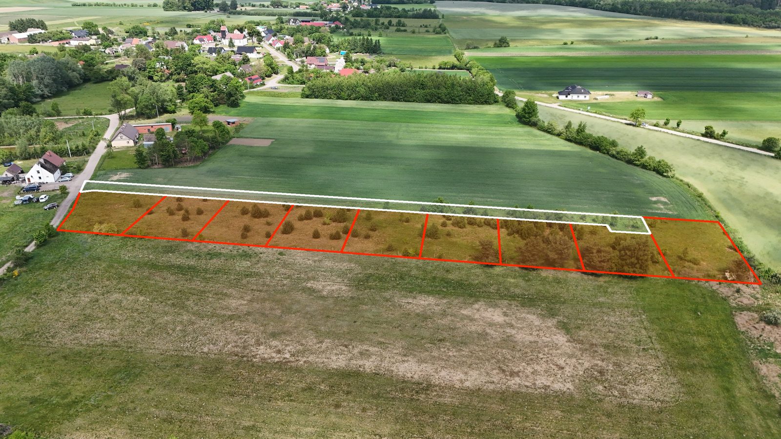 Dziewięć działek budowlanych z drogą wewnętrzną w Białogórzynie, 12 km od Białogardu