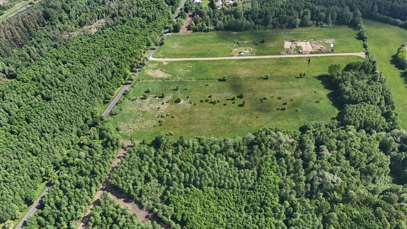 Działka na sprzedaż 1 689 m²: Dziewięć działek budowlanych na polanie wśród lasów w Łęcznie, 4 km od Białogardu