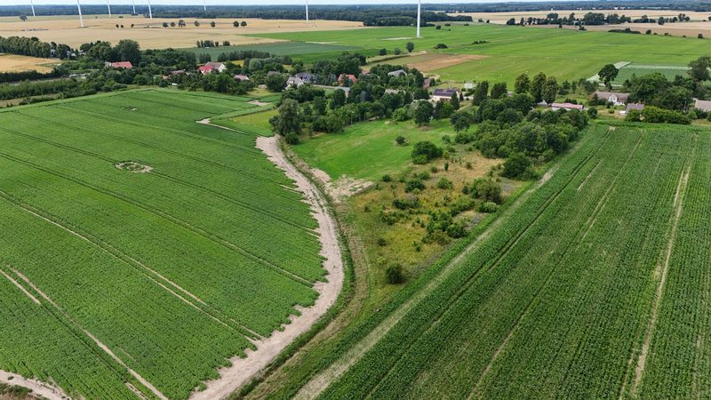 Działka na sprzedaż 4 926 m²: Działka budowlana na skraju wsi w Ubysławicach, 15 km od Białogardu