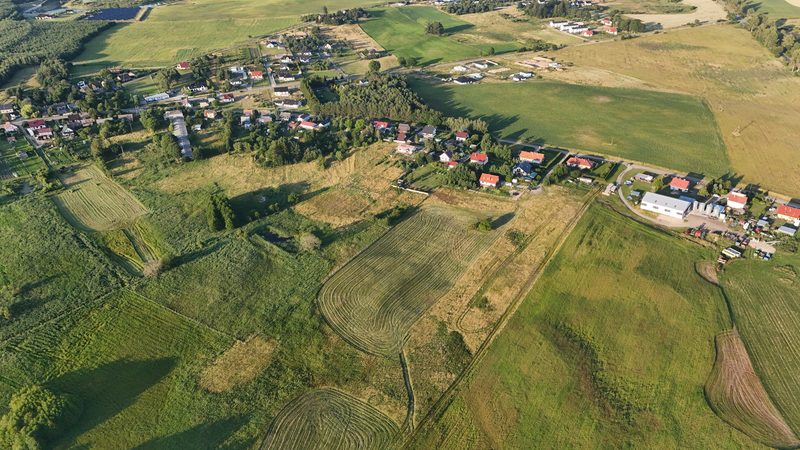 Działka na sprzedaż 703 m²: Działki budowlane na sprzedaż w Parsęcku, 9 km od Szczecinka