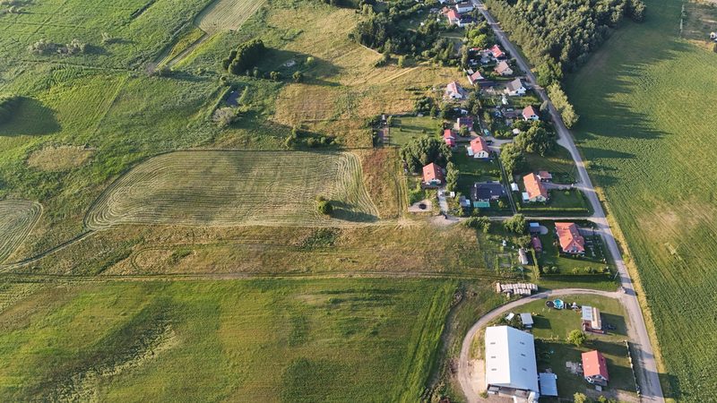 Działka na sprzedaż 703 m²: Działki budowlane na sprzedaż w Parsęcku, 9 km od Szczecinka